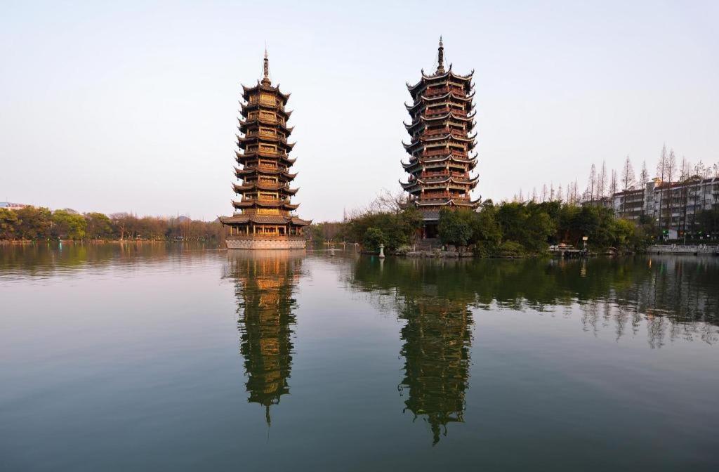 Parkside Hostel Guilin Bagian luar foto