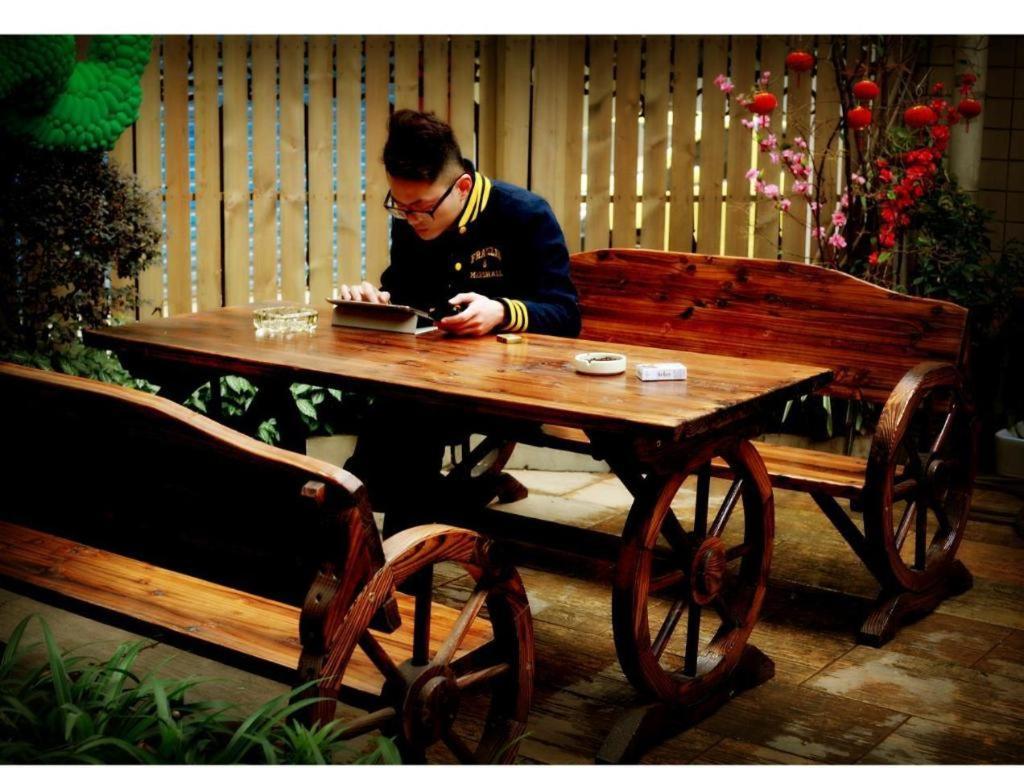 Parkside Hostel Guilin Bagian luar foto